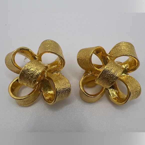 Kenneth Jay Lane Earrings Satin Gold Bow Earrings - Picture 9 of 10